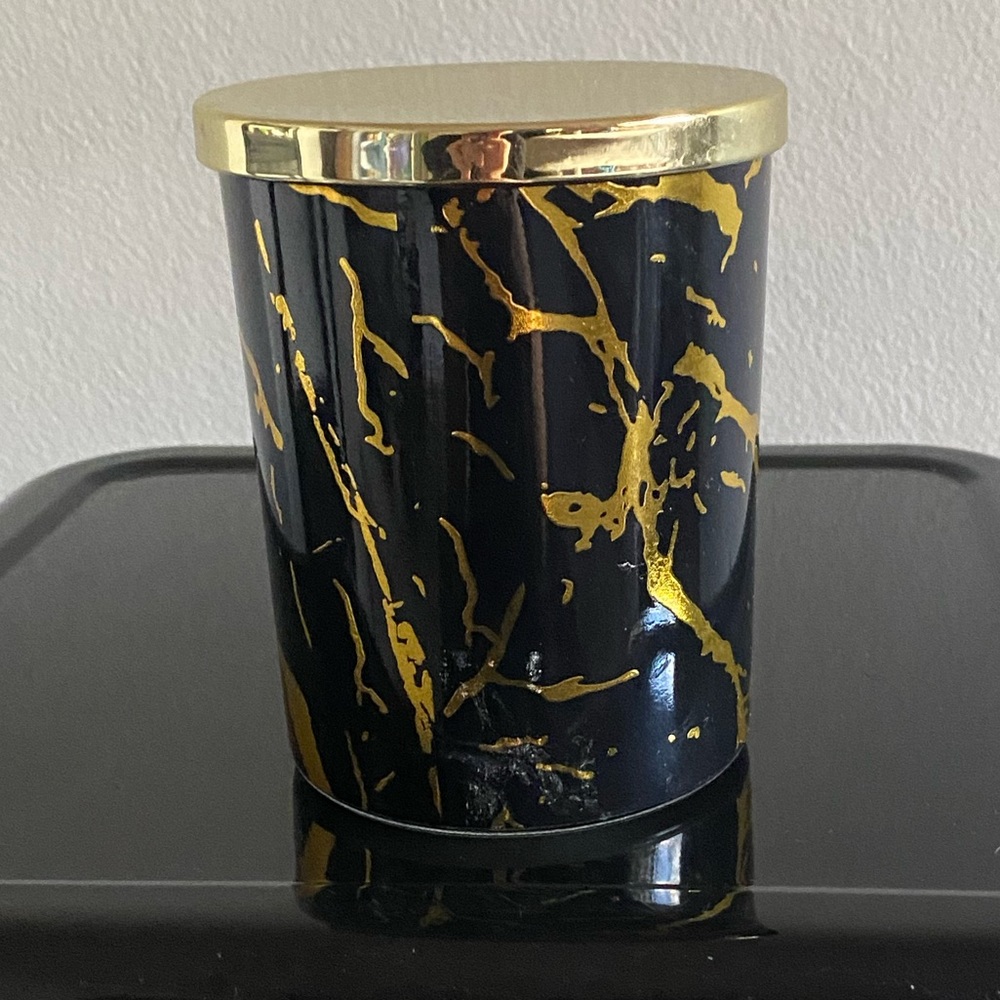 Eucalyptus & Holly candle - Picture 5 of 7